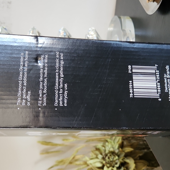 Glass Decanter - Picture 2 of 9